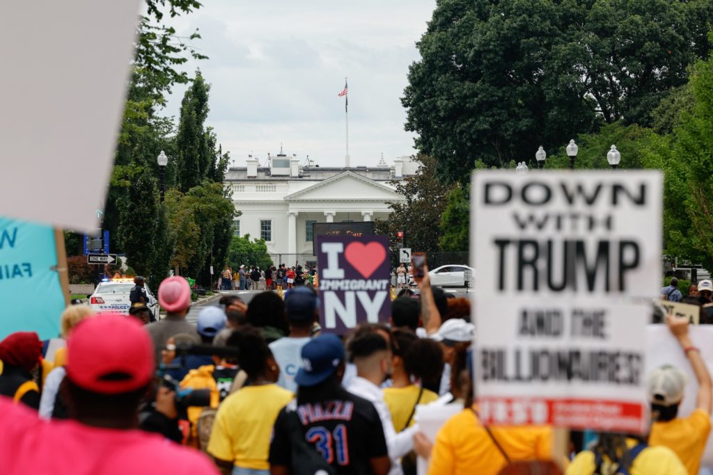 Amerika 250 Yaşında: Yeni Anket, Ulusun Kimliği ve Geleceği Konusunda Bölünmüş Olduğunu Gösteriyor