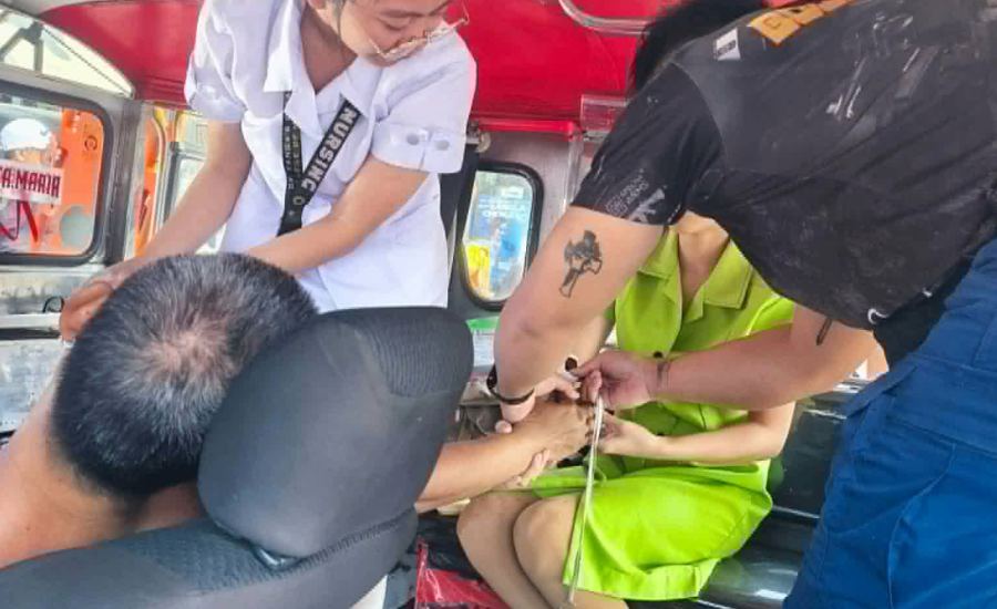 2 nursing students na tumulong sa jeepney driver na nahirapang huminga, binigyan ng full scholarship ng paaralan
