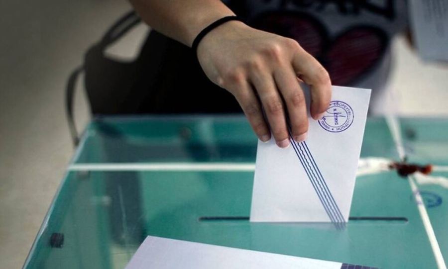 Εκλογές 2026: Τρία κόμματα διεκδικούν αυτοδυναμία, ένα ντέρμπι